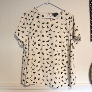 Mod cloth New White Blouse with Bees Print Size 1 x